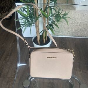 Michael Kors Leather Jet Set East West Crossbody Purse